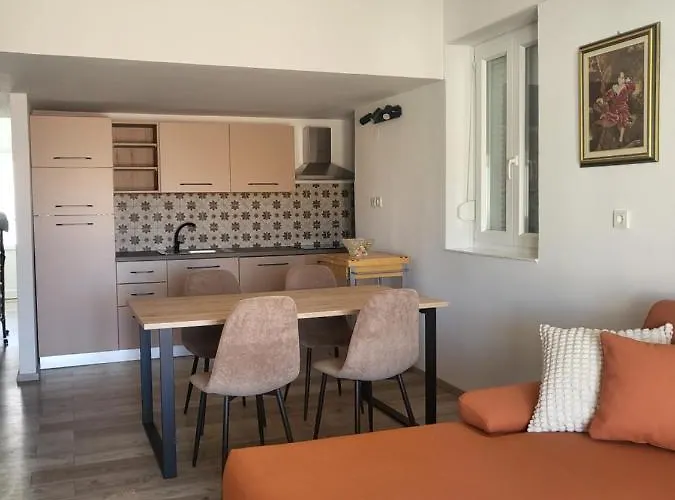 Grabar דירה קרס